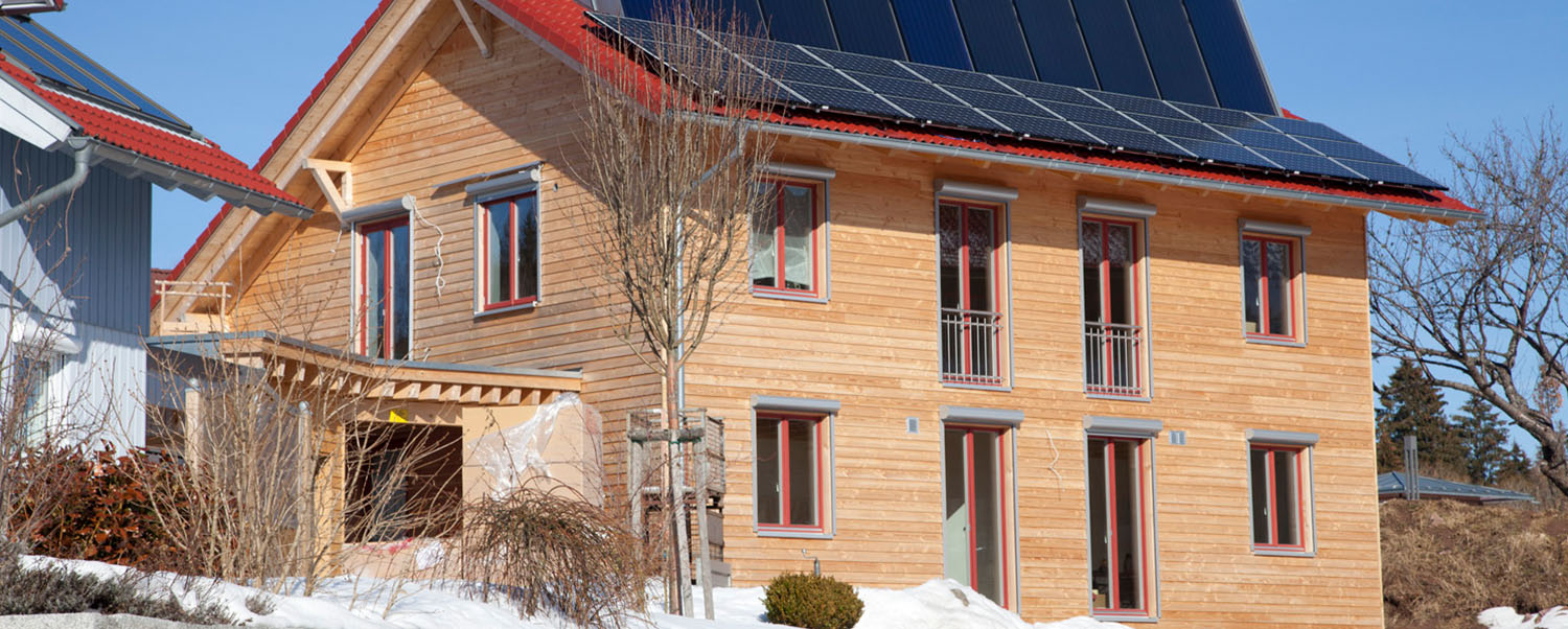 Haus mit klassischen dänischen Fenstern von frovin