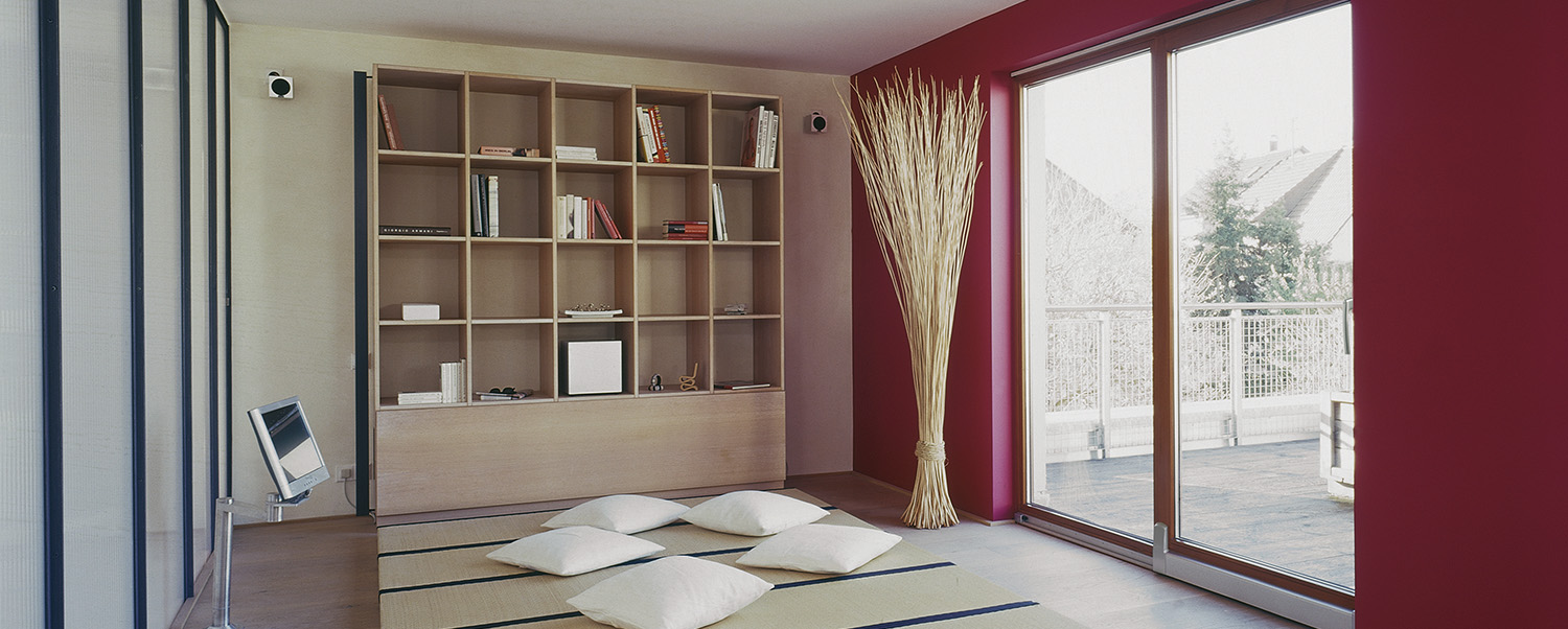 Haus mit klassischen dänischen Fenstern von frovin