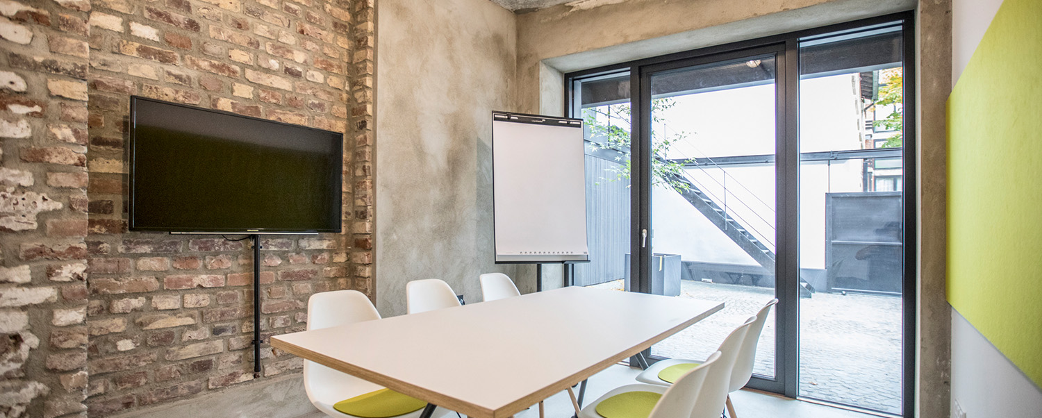 Haus mit klassischen dänischen Fenstern von frovin